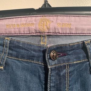 Rich & Skinny distressed skinny jeans. Size 26